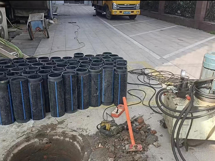 澄迈PE置换管厂家 DN315置换管 非开挖管短管置换